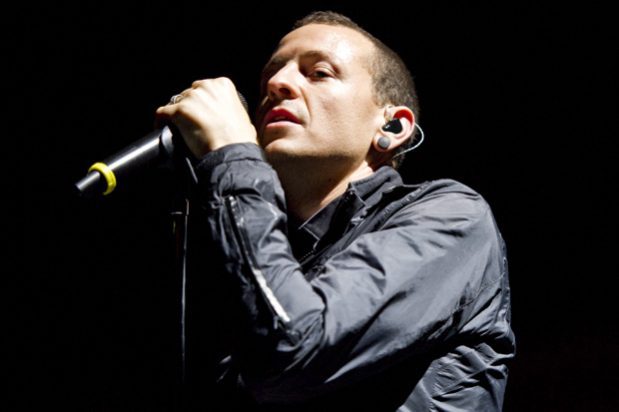 chester-bennington-e1495382260240