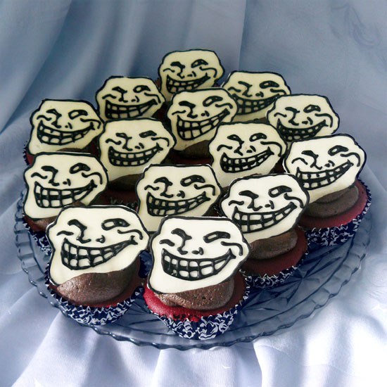 troll_face_cupcakes