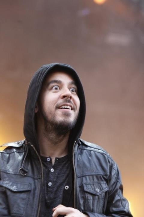 mike-shinoda-singer-crazy-eyes-man-linkin-park